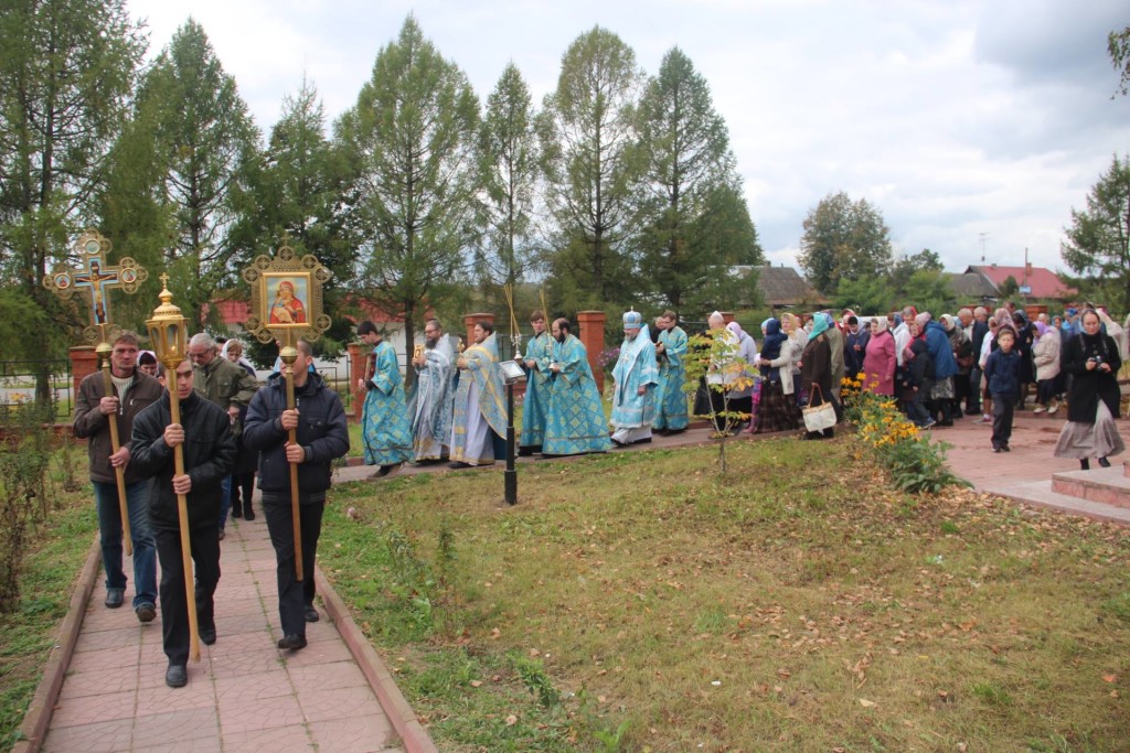 Погода хотьково калужской. С.Хотьково Калужская область храм. Школа в Хотьково Думиничский район. Хотьково Калужской области Думиничского района. Село Хотьково.